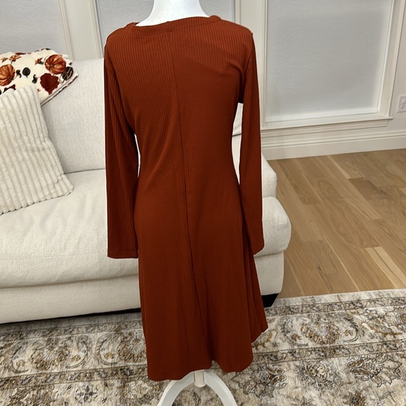Brand new button front dress! Stretchy ribbed material! Great for Thanksgiving! - Picture 3 of 4